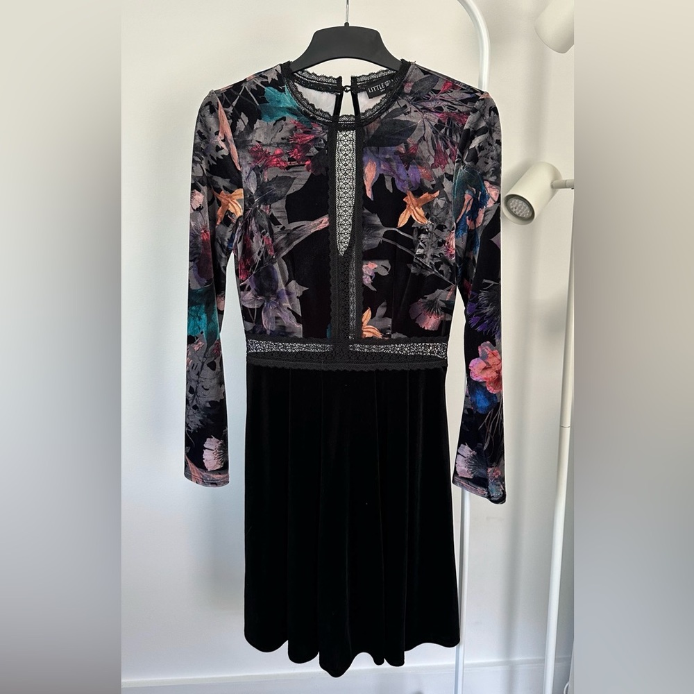 Little mistress ladies velvet mini dress.